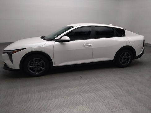 Used 2025 Kia K4 FWD image 2