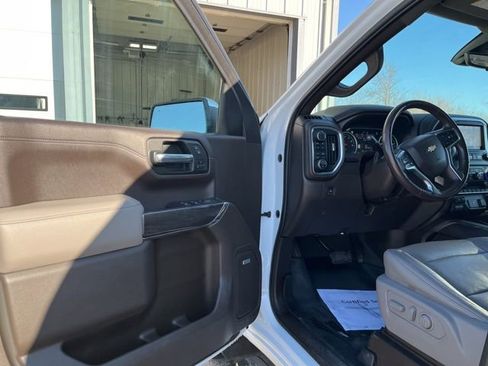 Used 2019 Chevrolet Silverado 1500 LTZ w/ LTZ Premium Package image 9