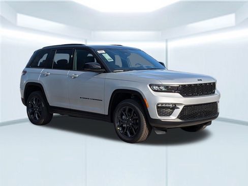 New 2025 Jeep Grand Cherokee Limited w/ Trailer Tow Package AWD/4WD image 9
