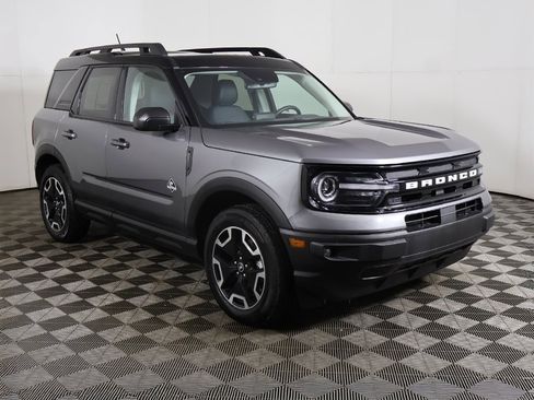 Used 2024 Ford Bronco Sport Outer Banks w/ Tech Package image 2