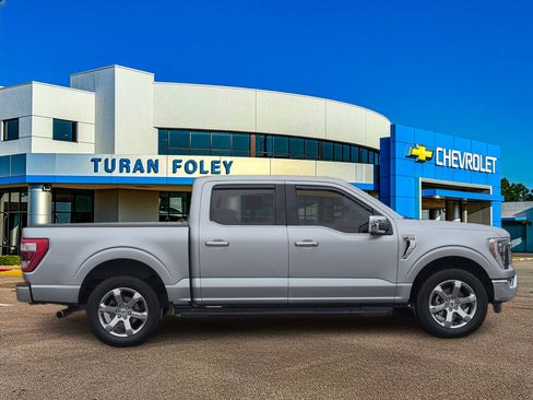 Used 2022 Ford F150 Lariat w/ Equipment Group 502A High image 8