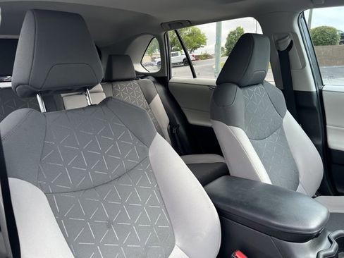 Certified 2022 Toyota RAV4 XLE w/ Convenience Package AWD/4WD image 23