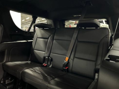 Used 2023 Chevrolet Suburban High Country AWD/4WD image 32