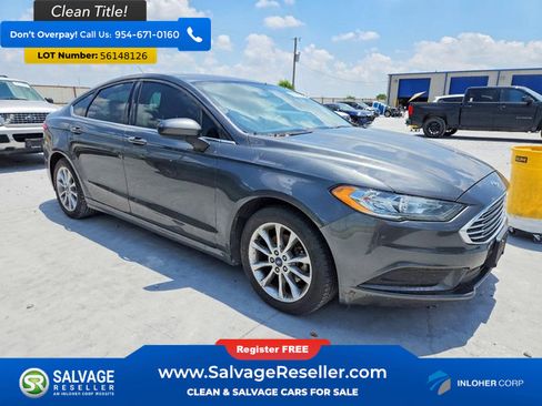 Used 2017 Ford Fusion SE w/ Fusion SE Technology Package FWD image 5