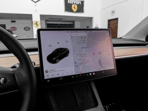 Used 2021 Tesla Model Y Long Range AWD/4WD image 26