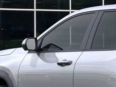 New 2026 Chevrolet Equinox LT w/ Safety and Technology Package FWD image 12
