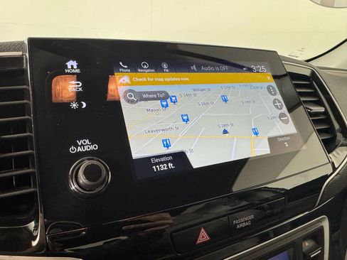 Used 2021 Honda Pilot Touring image 19