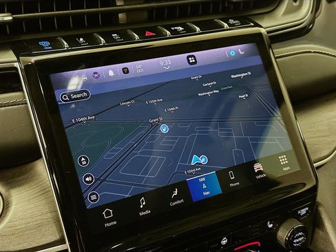 Used 2022 Jeep Grand Cherokee Limited 4xe image 22