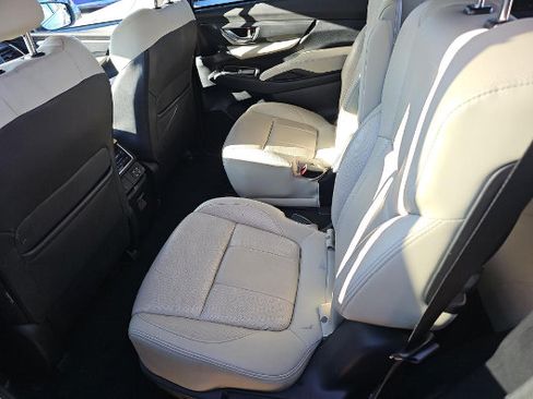 Used 2023 Subaru Ascent Limited AWD/4WD image 15