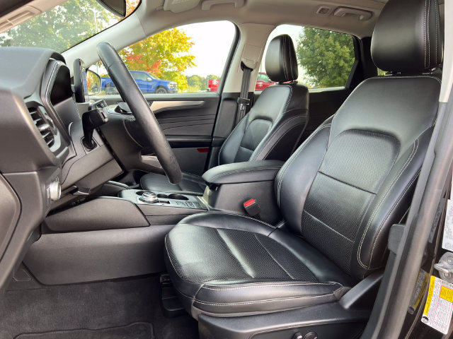 Used 2021 Ford Escape Titanium AWD/4WD image 4