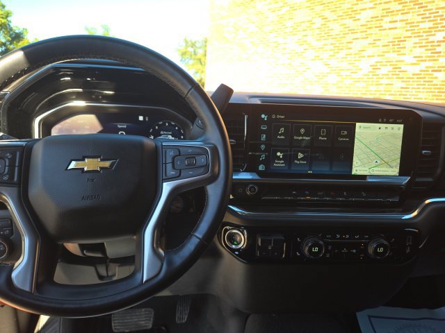 Used 2023 Chevrolet Silverado 1500 LT w/ Z71 Off-Road Package AWD/4WD image 14