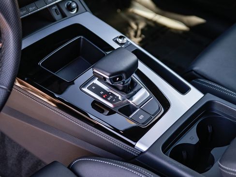 Certified 2025 Audi Q5 2.0T Premium Plus w/ Premium Plus Package image 20