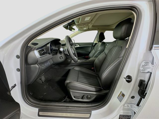 Certified 2026 Genesis G70 2.5T Prestige RWD image 16