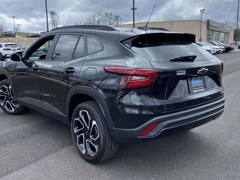 Used 2025 Chevrolet Trax RS w/ Driver Confidence Package image 5