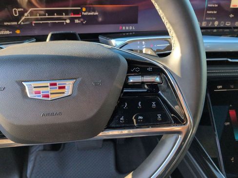 Certified 2025 Cadillac Escalade ESV Premium Luxury RWD image 12