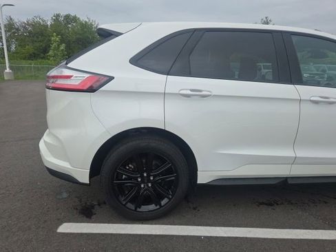 Used 2023 Ford Edge ST-Line w/ Class II Trailer Tow Package AWD/4WD image 7
