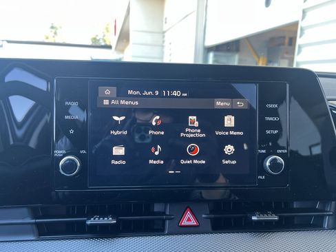 New 2025 Kia Sportage LX image 18