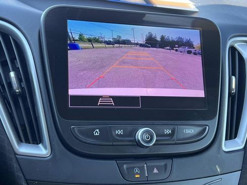 Used 2025 Chevrolet Malibu LT FWD image 18