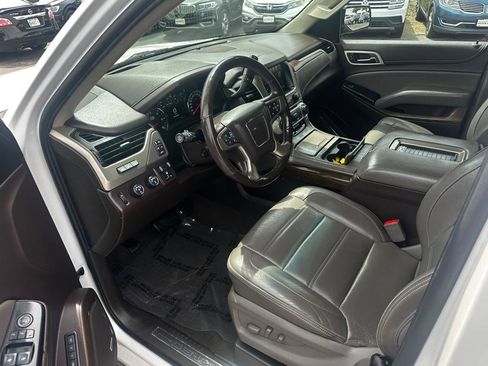 Used 2018 GMC Yukon XL Denali w/ Denali Ultimate Package AWD/4WD image 9