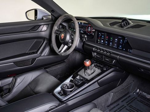Certified 2025 Porsche 911 Carrera T RWD image 15