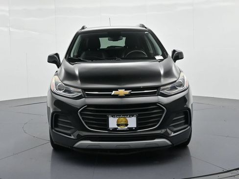 Used 2017 Chevrolet Trax LT w/ Driver Confidence Package FWD image 3