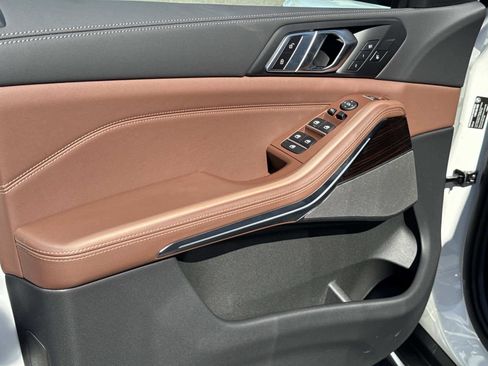 New 2026 BMW X5 sDrive40i w/ Climate Comfort Package image 18