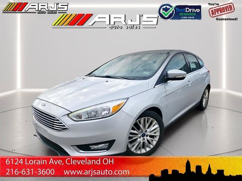 Used 2017 Ford Focus Titanium w/ Titanium Technology Package FWD image 1