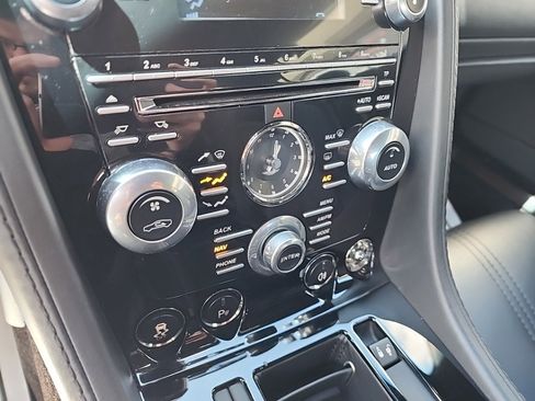 Used 2012 Aston Martin V8 Vantage S RWD image 34