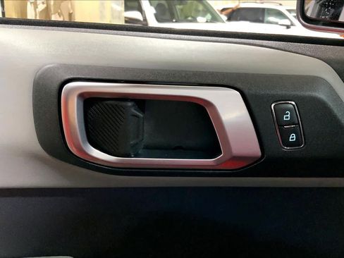 Used 2023 Ford Bronco Badlands image 35