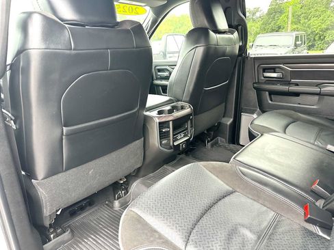 Used 2025 RAM 3500 Laramie AWD/4WD image 24