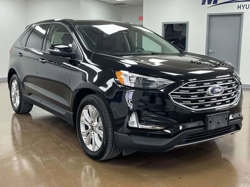 Used 2024 Ford Edge Titanium image 3