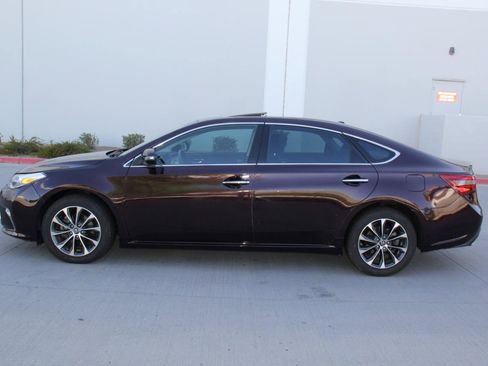 Used 2016 Toyota Avalon XLE Premium FWD image 8