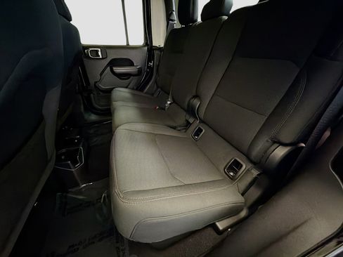 Used 2020 Jeep Gladiator Sport w/ Quick Order Package 24S image 13