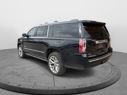Used 2020 GMC Yukon XL Denali w/ Denali Premium Package image 14