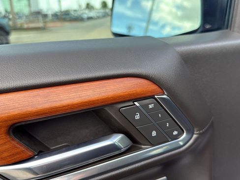 Used 2022 GMC Sierra 1500 Denali w/ Denali Reserve Package image 16