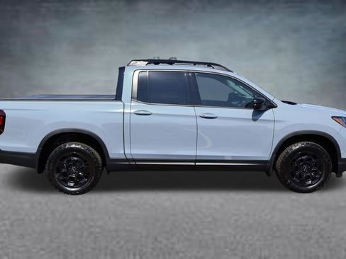 Used 2025 Honda Ridgeline Sport+ image 2