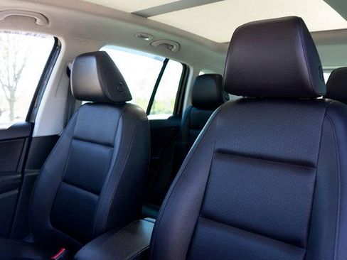 Used 2016 Volkswagen Tiguan SE AWD/4WD image 14
