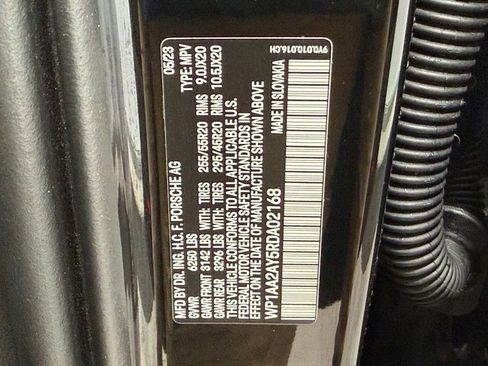 Certified 2024 Porsche Cayenne image 29