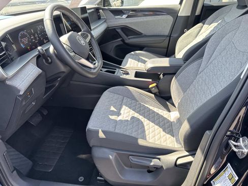 Used 2025 Volkswagen Tiguan S AWD/4WD image 15