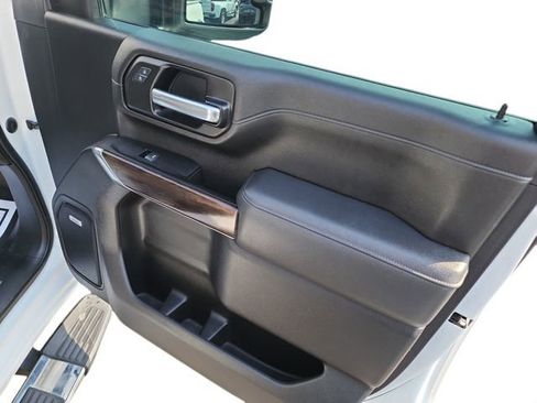 Used 2023 GMC Sierra 2500 SLT w/ SLT Preferred Package image 12