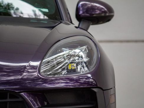Used 2021 Porsche Macan w/ Premium Package Plus AWD/4WD image 25