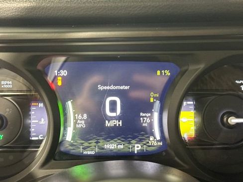 Used 2024 Jeep Wrangler Unlimited w/ Convenience Group image 18