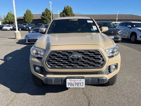 Used 2020 Toyota Tacoma TRD Off-Road w/ Technology Package image 2