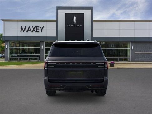 New 2026 Lincoln Navigator Reserve AWD/4WD image 28