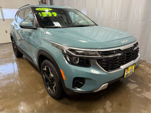 Used 2024 Kia Seltos EX image 3