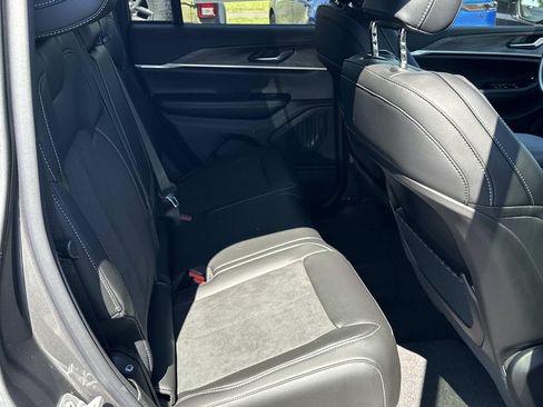 New 2026 Jeep Grand Cherokee Altitude AWD/4WD image 15