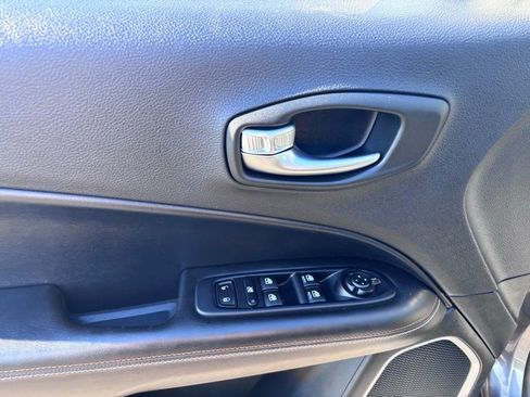 Used 2019 Jeep Compass Latitude w/ Cold Weather Group image 30