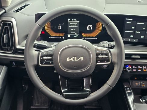 Used 2025 Kia Sorento S FWD image 15