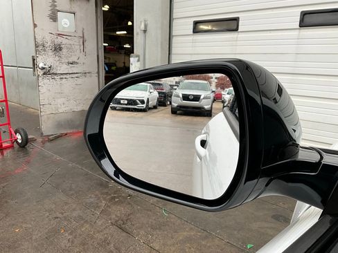 Used 2025 Buick Envista Sport Touring image 18