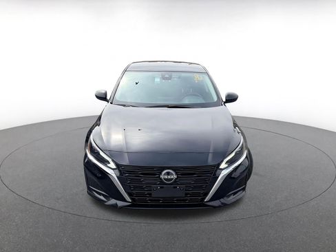 Used 2025 Nissan Altima 2.5 SV image 2